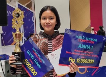 Juara 1 Lomba Public Speaking